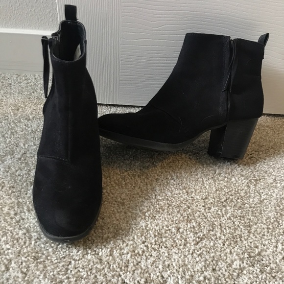 Black booties size 9 - Picture 1 of 4